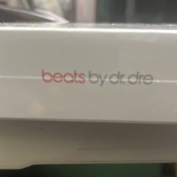 Urbeats lighting plug in for iPhone
